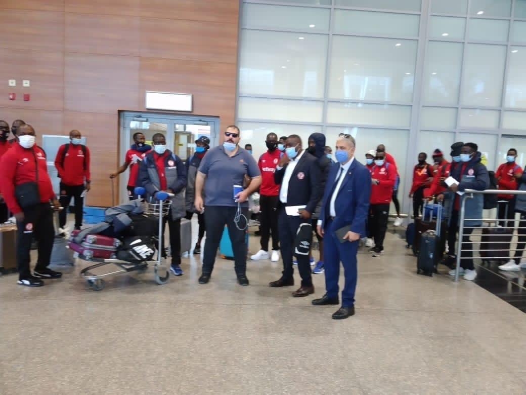 فريق نكانا يصل مطار القاهرة  (4)