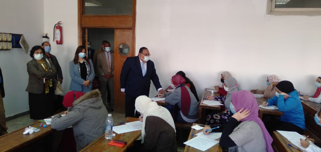 الدكتور ماجد نجم يتفقد لجان امتحانات الفصل الدراسى الأول الدكتور ماجد نجم يتفقد لجان امتحانات الفصل الدراسى الأول