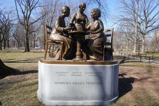 تمثال حقوق المرأة (3)