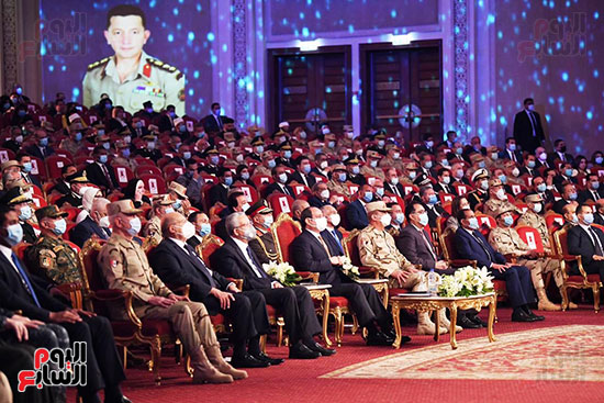 الرئيس السيسى يشارك فى الندوة التثقيفية الثالثة والثلاثون والتي تاتی تزامناً مع احتفالات مصر بيوم الشهيد والمحارب القديم.