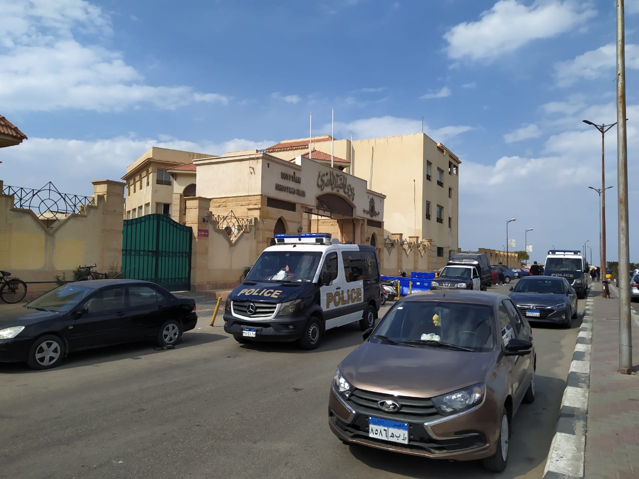 السيطرة علي حريق نادي الصيد السيطرة علي حريق نادي الصيد