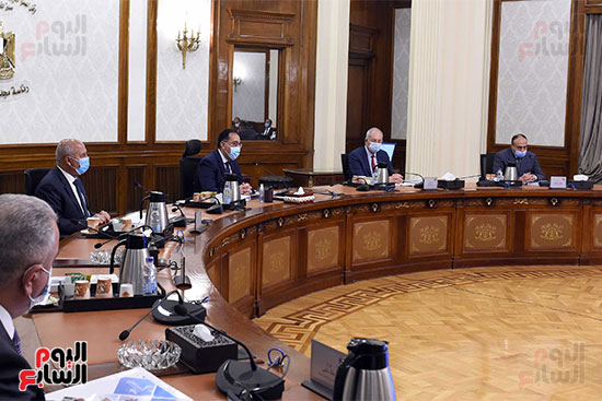 رئيس الوزراء يترأس الاجتماع الأول للمجلس الأعلى للموانئ  (4)