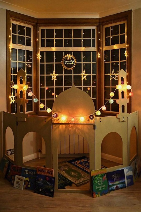 ديكورات رمضان.. مسجد من الكرتون (3)