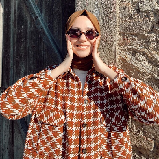 أفكار لتنسيق النظارات الشمسية مع الحجاب (3)
