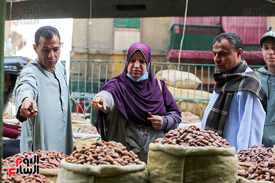 شراء بلح رمصان من سوق الساحل (1)