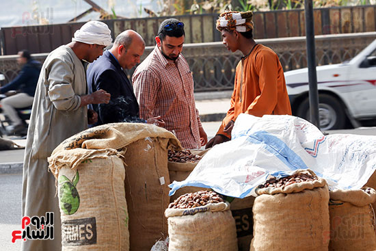 شراء بلح رمصان من سوق الساحل (3)
