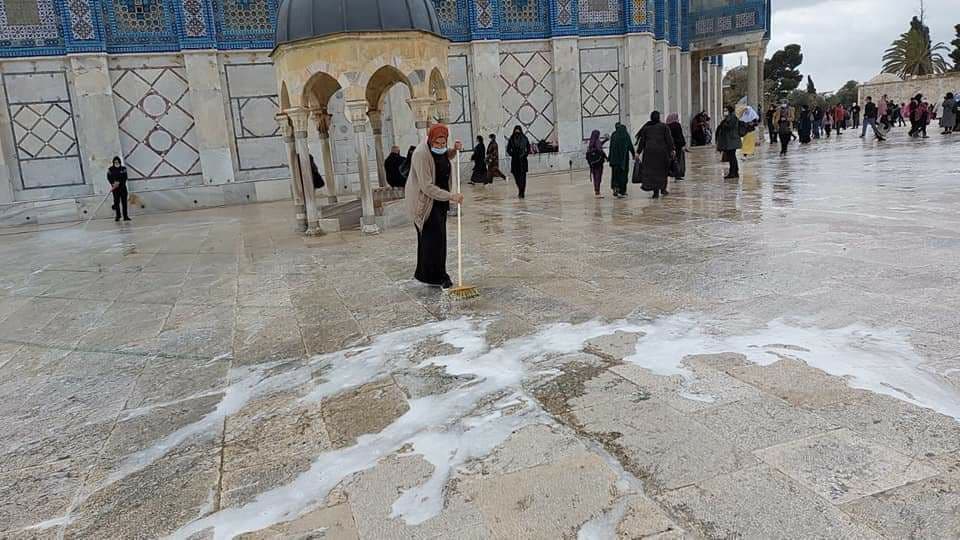 تنظيف باحات المسجد الأقصى (2)