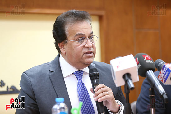 وزير التعليم العالى  الدكتور محمود صقر رئيس أكاديمية البحث العلمى  (8)
