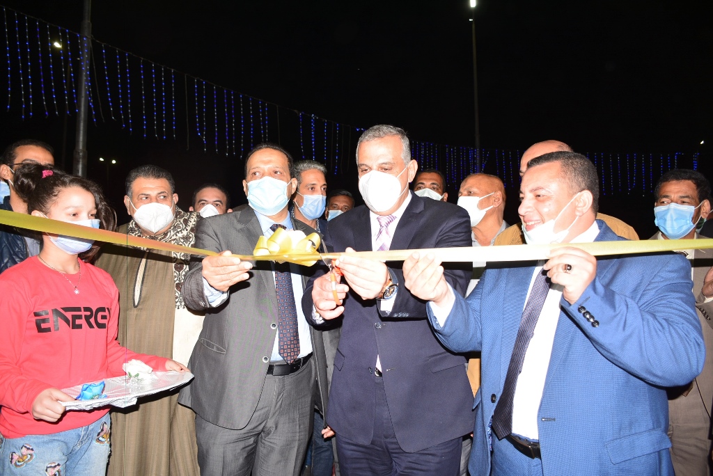 المحافظ يفتتح معرض اهلا رمضان بمدينة ناصر (1)