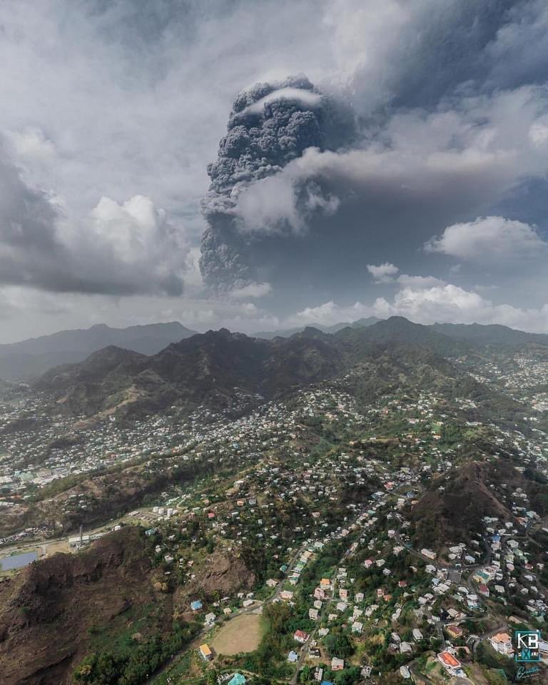 انفجار ثانى لبركان لا سوفريير (2)