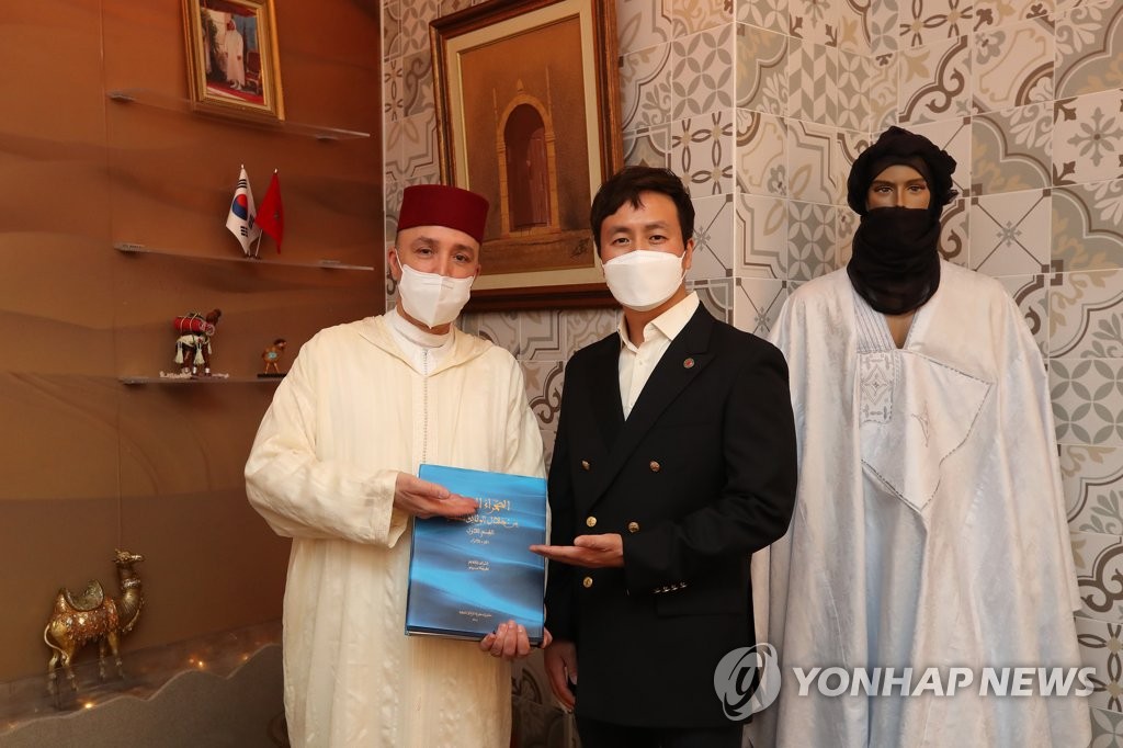 مسئول بالسفارة المغربية حرص على دعم المعرض الكورى