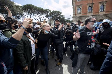 ايطاليا والاحتجاجات ضد قيود كورونا
