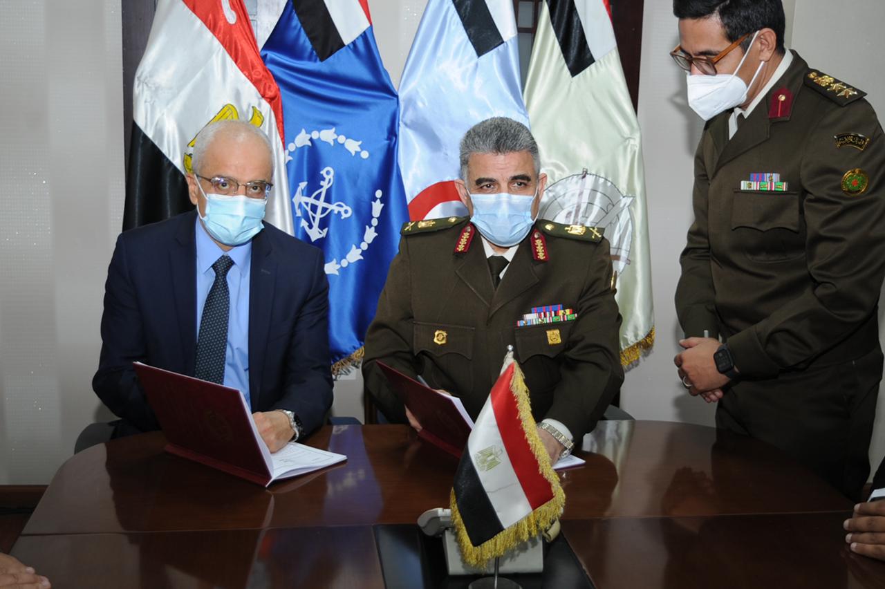 420211516658725-القوات المسلحة توقع بروتوكول تعاون مع وزارة الصحة والسكان (2)
