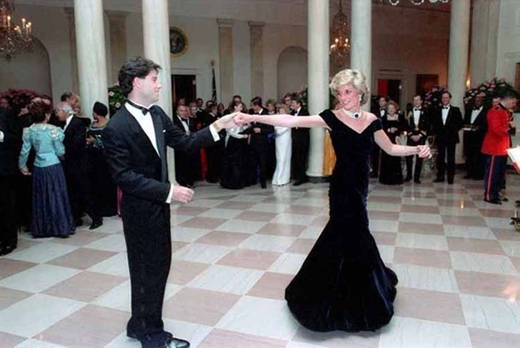 رقصة ديانا مع جون ترافولتا