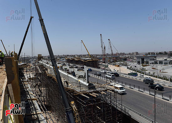 رئيس الوزراء يتفقد أعمال تطوير الطريق الدائرى (2)
