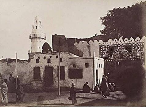 المسجد العتيق قديماً بمدينة اسنا