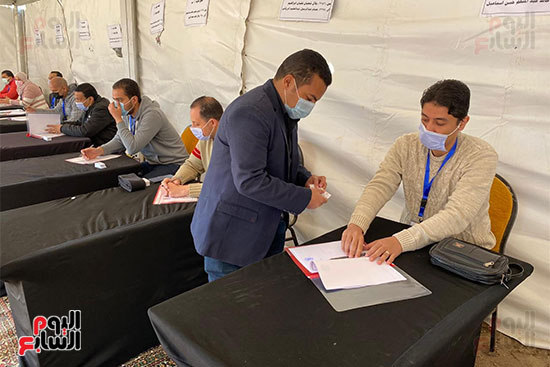 تسجيل أحد الصحفيين فى الجمعية العمومية تسجيل أحد الصحفيين فى الجمعية العمومية