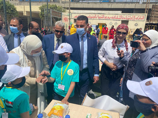 وزيرة التضامن تتناول الإفطار مع 500 طفل من دور الأيتام (2)