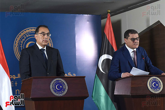 رئيس الوزراء المصري ورئيس حكومة الوحدة الوطنية الليبية يشهدان التوقيع  (14)