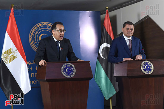 رئيس الوزراء المصري ورئيس حكومة الوحدة الوطنية الليبية يشهدان التوقيع  (15)