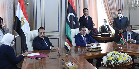 رئيس الوزراء المصري ورئيس حكومة الوحدة الوطنية الليبية يشهدان التوقيع  (5)