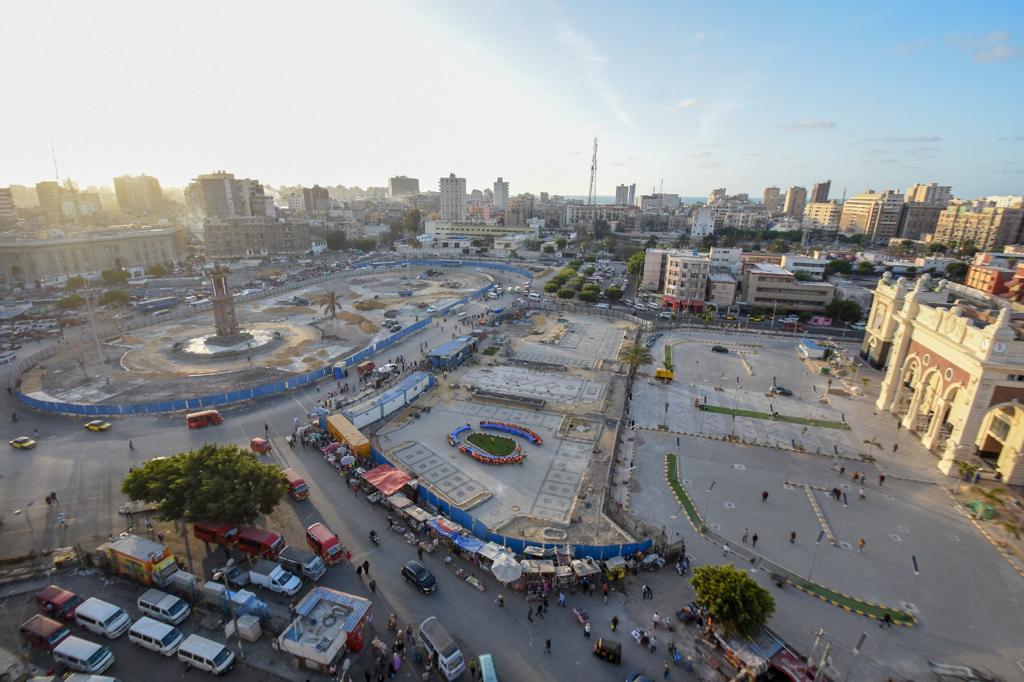  محافظ الإسكندرية يوزع وجبات الإفطار علي العاملين بمشروع محطة مصر  (5)