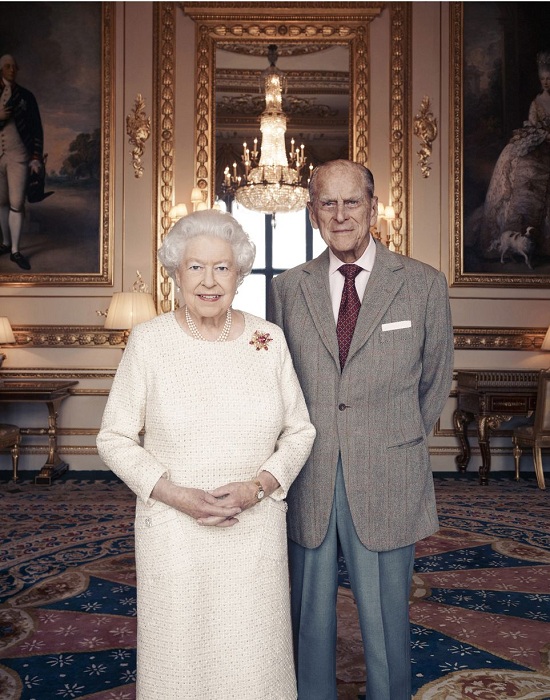 هدايا الأمير فيليب للملكة إليزابيث بمناسبة عيد ميلادها الـ 95 (4)