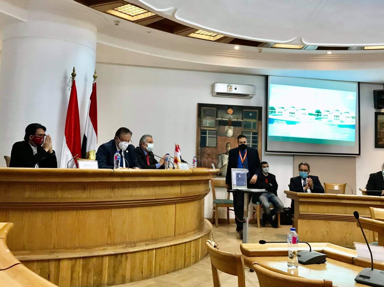 جانب من الأمسية