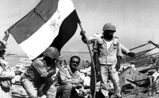 العلم-المصرى-يرفرف-على-سيناء-بعد-العبور-(2)