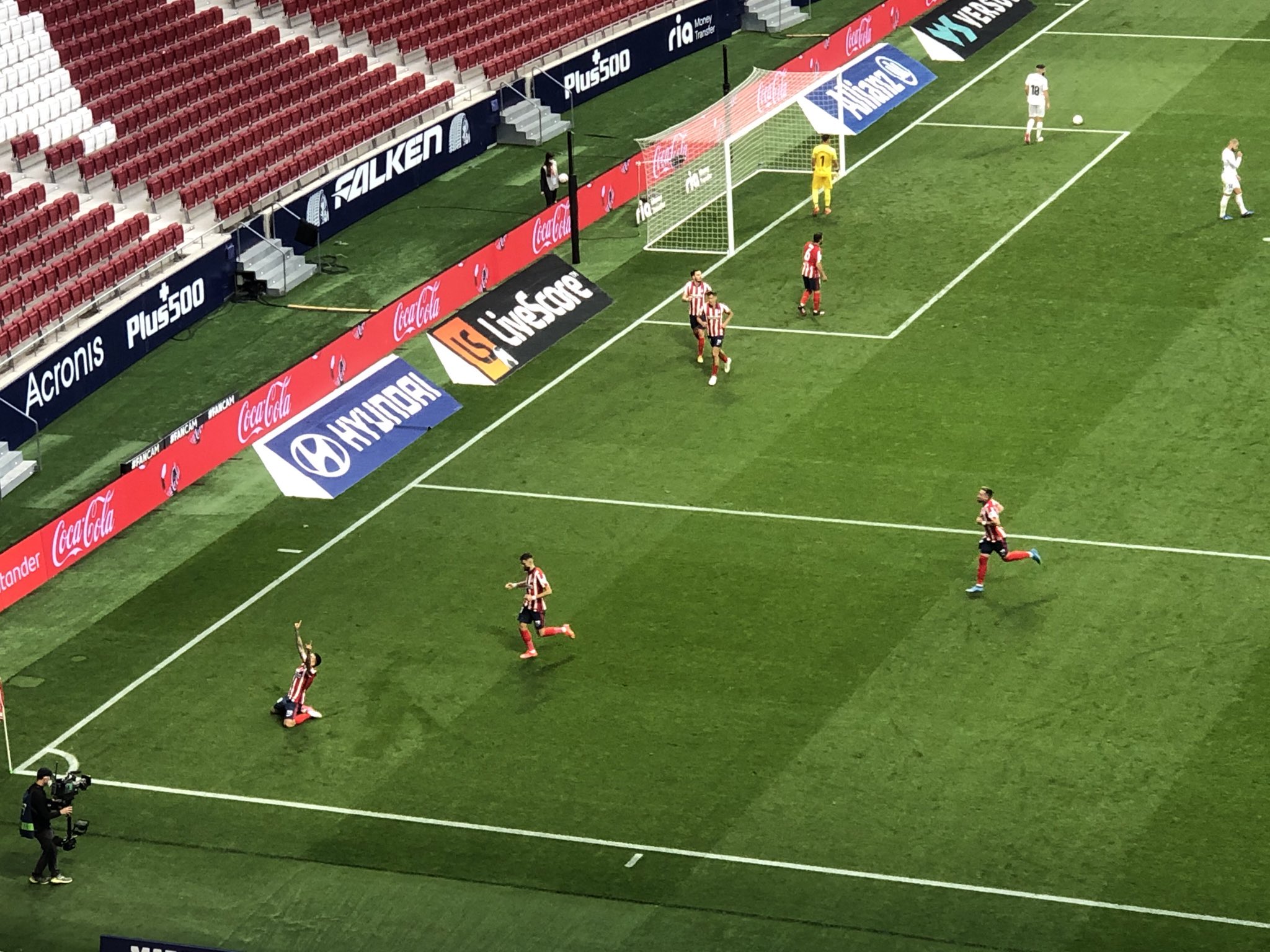 أتلتيكو مدريد ضد هويسكا (1)