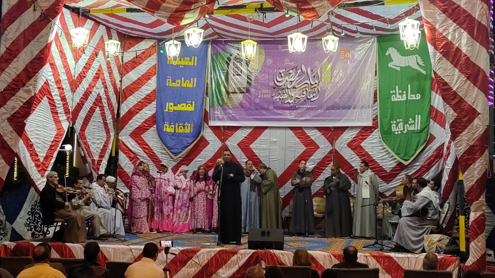 جانب من العرض جانب من العرض