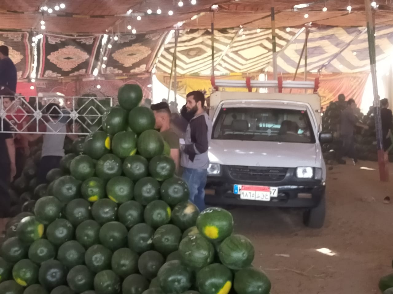 سوق البطيخ بالمحلة البيع على النوتة وعلى السكين (5)