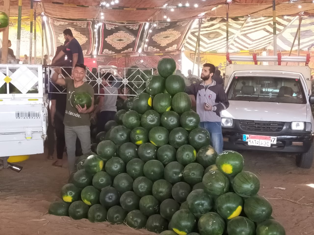 سوق البطيخ بالمحلة البيع على النوتة وعلى السكين (4)