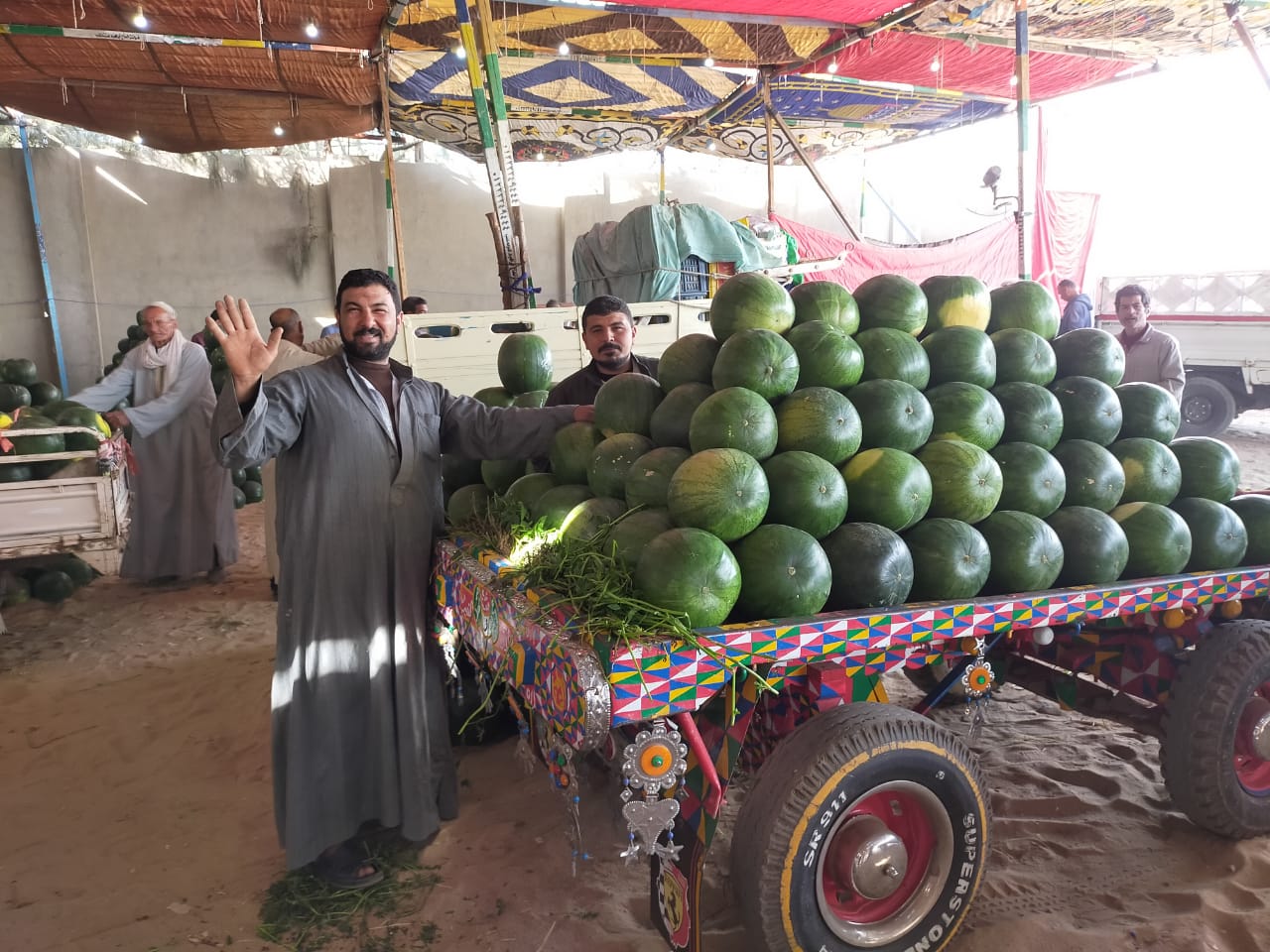 سوق البطيخ بالمحلة البيع على النوتة وعلى السكين (9)