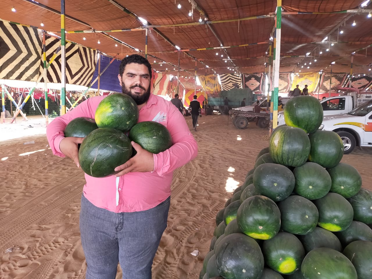 سوق البطيخ بالمحلة البيع على النوتة وعلى السكين (2)