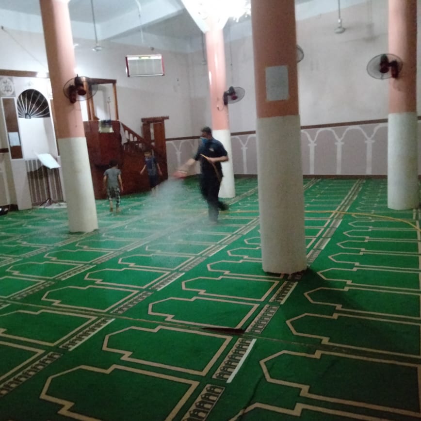تطهير احد المساجد