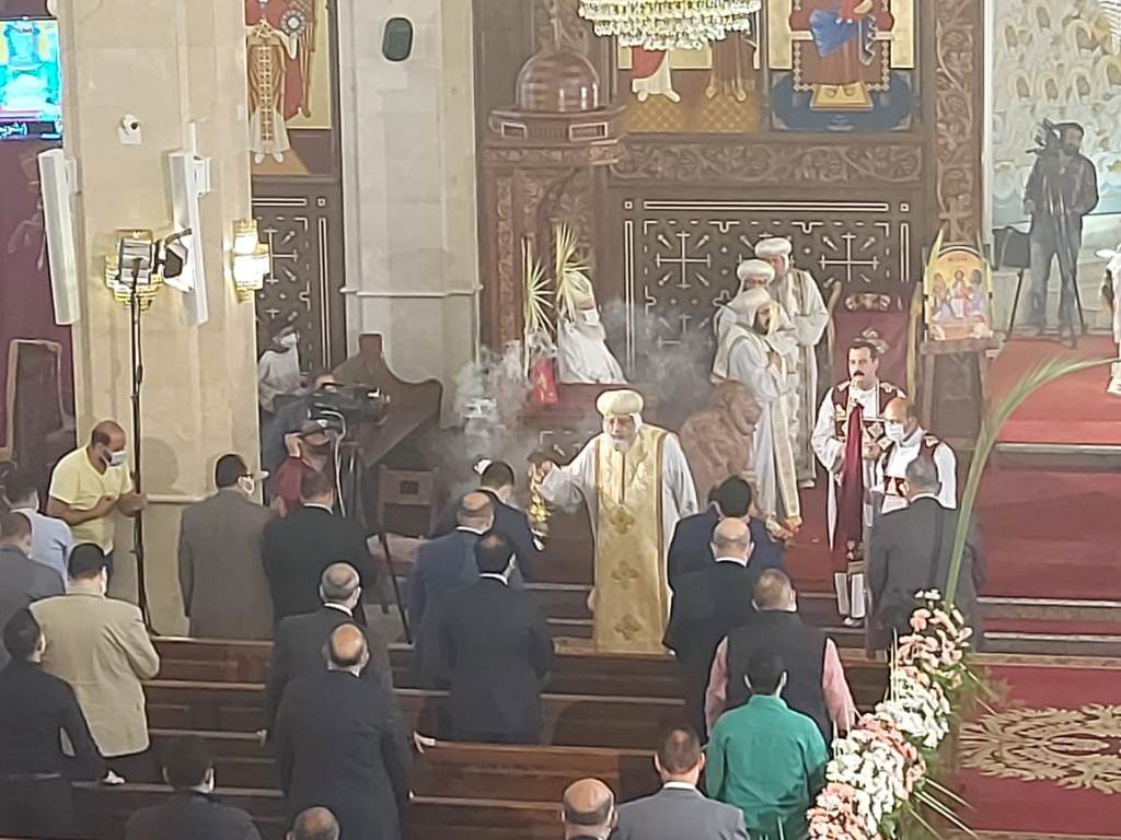 البابا تواضروس خلال أدائه طقوس  أحد الزعف بكاتدرائية بشاير الخير فى الإسكندرية  (2)