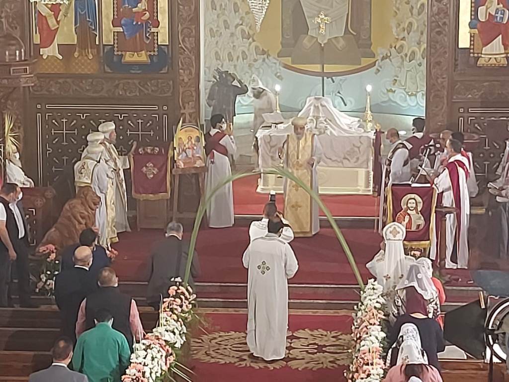 البابا تواضروس خلال أدائه طقوس  أحد الزعف بكاتدرائية بشاير الخير فى الإسكندرية  (3)