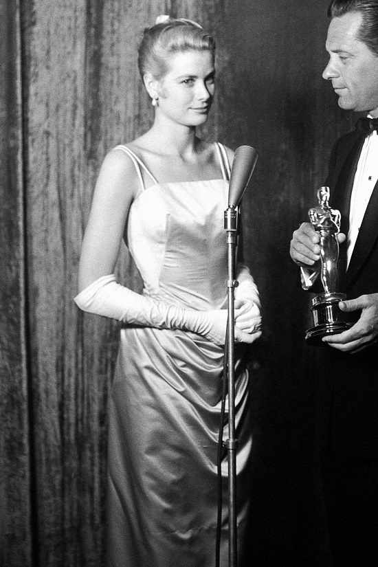 فستان جريس كيلي عام 1955