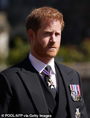 42125444-9507845-Prince_Harry_reportedly_dined_with_the_doyenne_of_LA_philanthrop-a-3_1619331251346