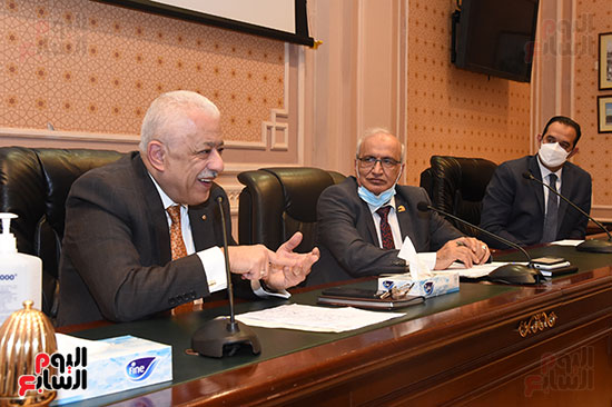 اجتماع لجنة التعليم والبحث العلمي برئاسة الدكتور سامي هاشم  (2)