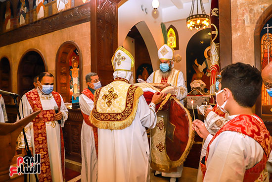 الكنيسة الأرثوذكسية تحتفل اليوم بأحد الشعانين (12)