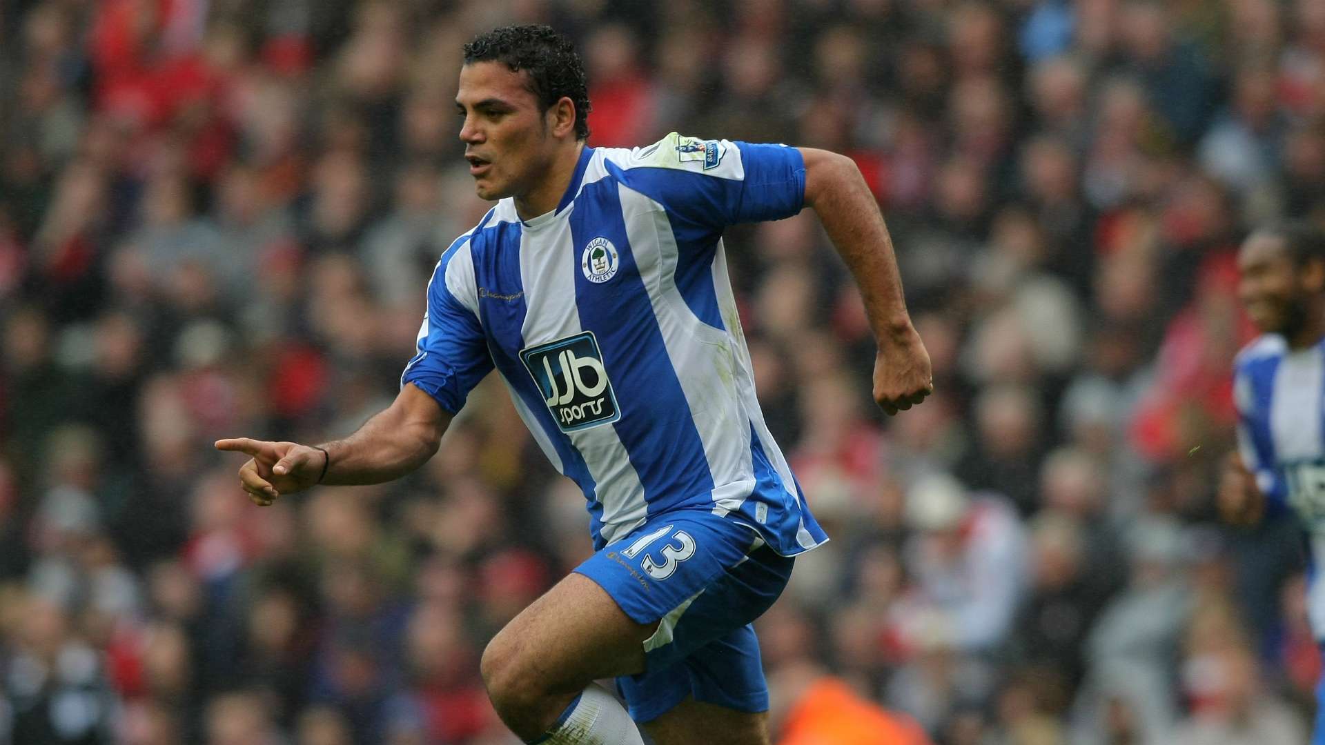 قصة محترف.. عمرو زكي بلدوزر منطقة الجزاء الذي أبهر الإنجليز سريعا - اليوم  السابع