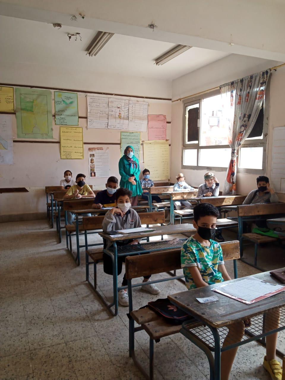 المدارس تطبق الإجراءات الوقائية على التلاميذ