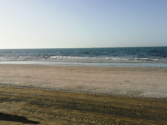 شاطئ البحر الأبيض المتوسط ببورسعيد