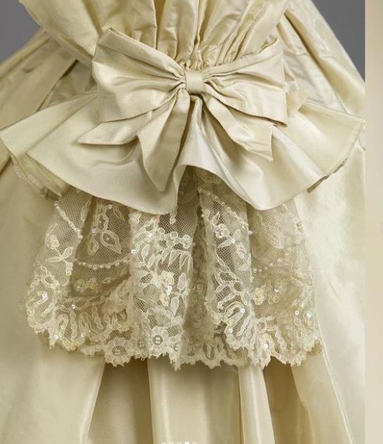فستان زفاف ديانا