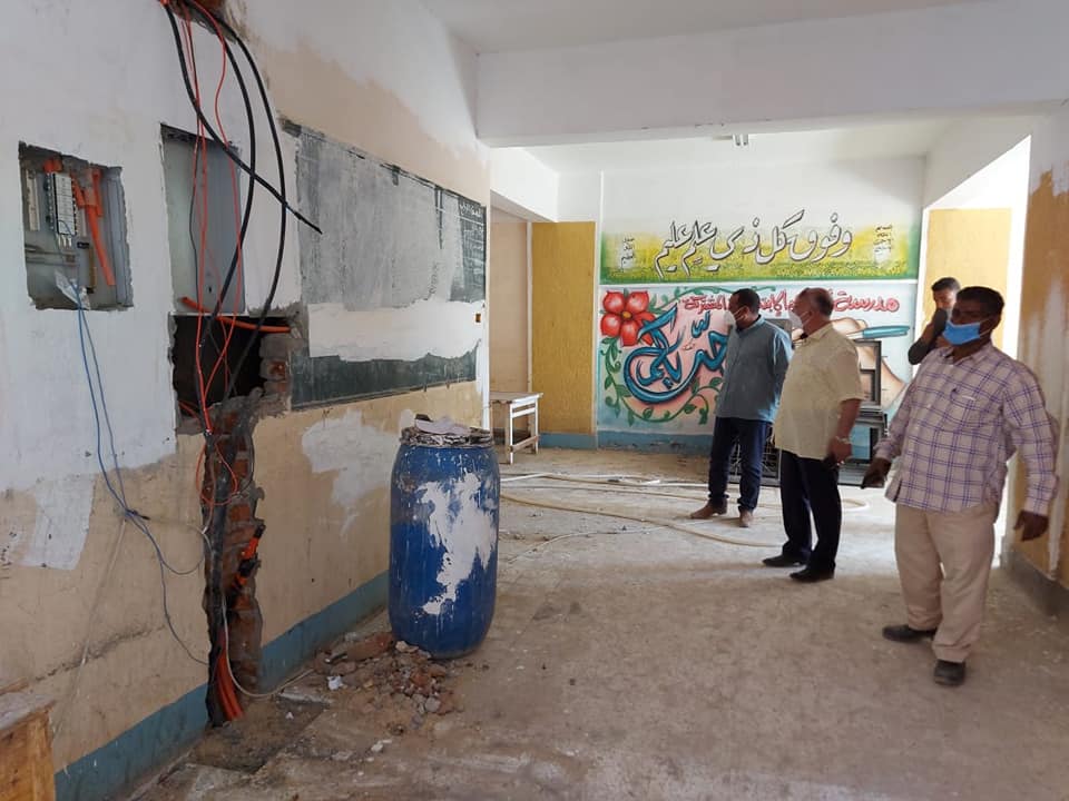 صيانة الكهرباء فى مدرسة السلام الابتدائية بالنجوع