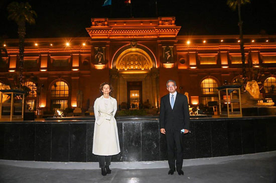 رئيسة منظمة اليونسكو تصل مصر لحضور موكب المومياوات الملكية (4)
