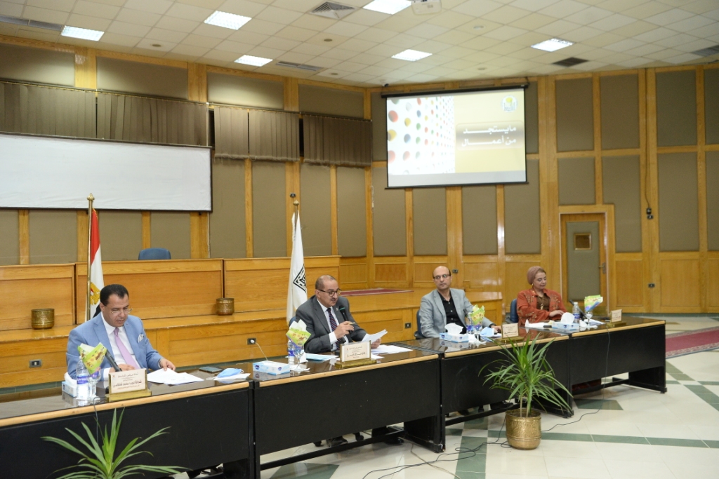 اجتماع مجلس جامعة أسيوط (6)