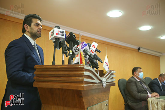 رؤساء تحرير الصحف يناشدون سلطات الدولة بإقالة وزير الإعلام (25)